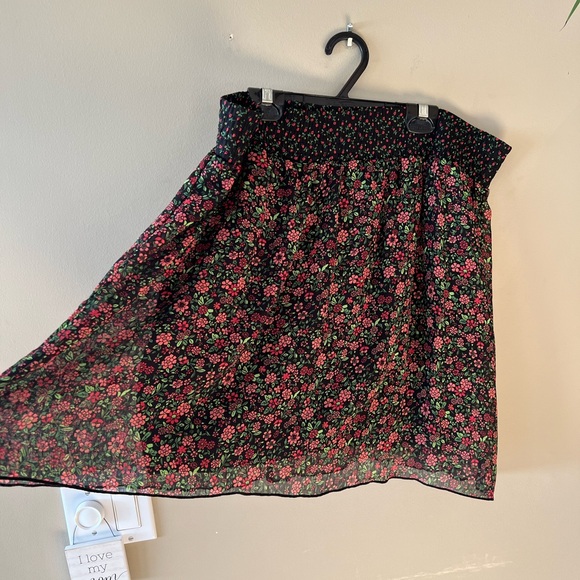 Xhilaration Black with Pink/Burgundy/Green Delicate Floral Print Skirt - Picture 7 of 15